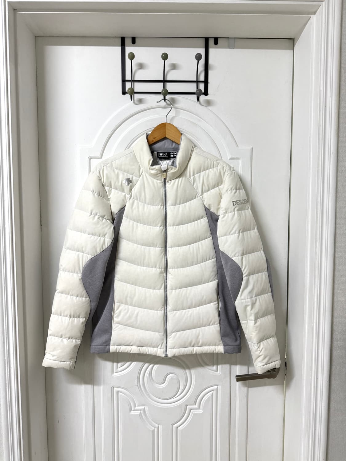 100사이즈 남성 데상트 골프 경량패딩 상품이미지1