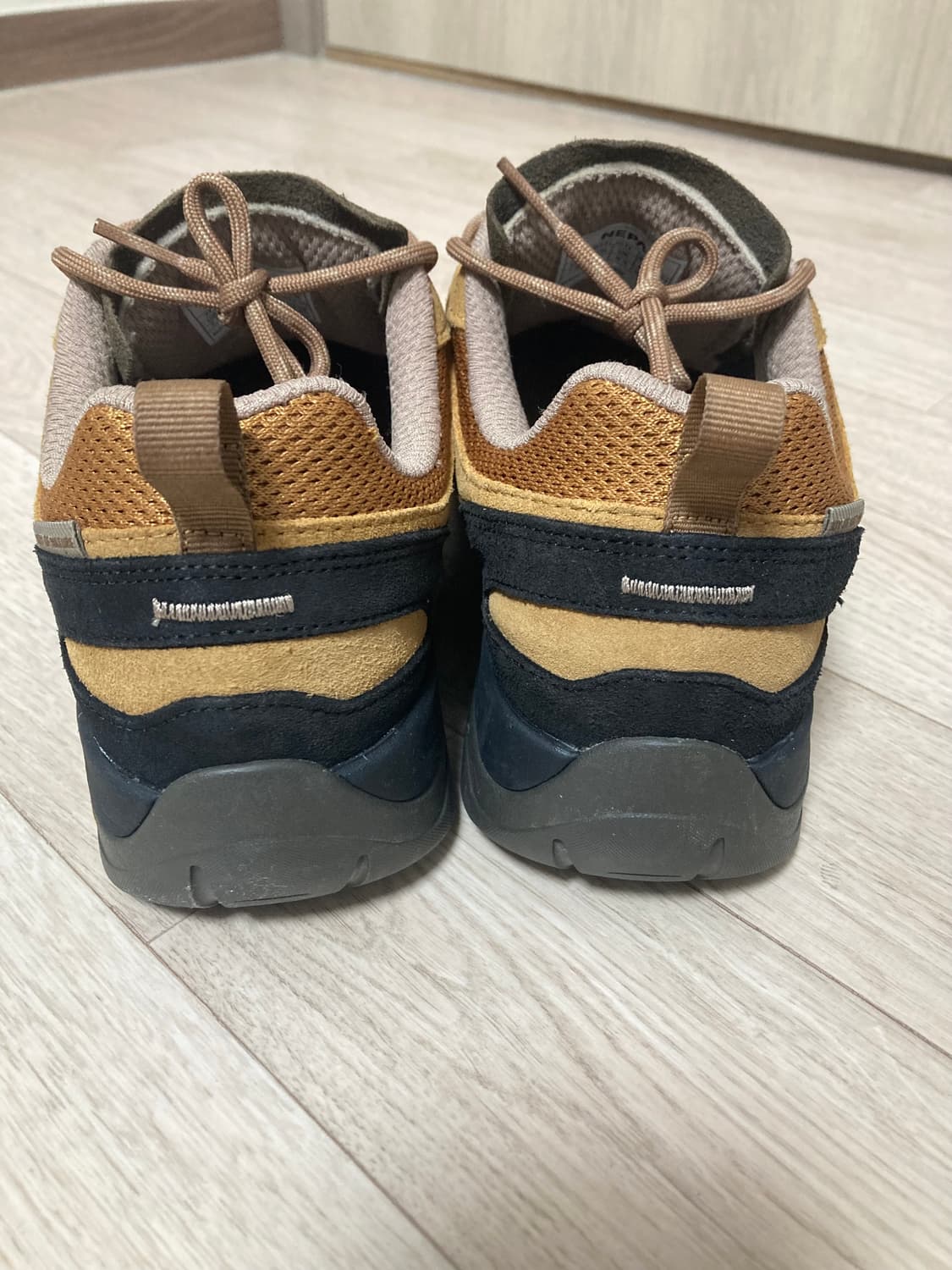 네파 트레킹화 255 판매 상품이미지4