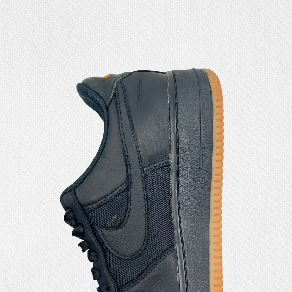 285 나이키 에어포스1 고어텍스 블랙 라이트 카본 상품이미지3