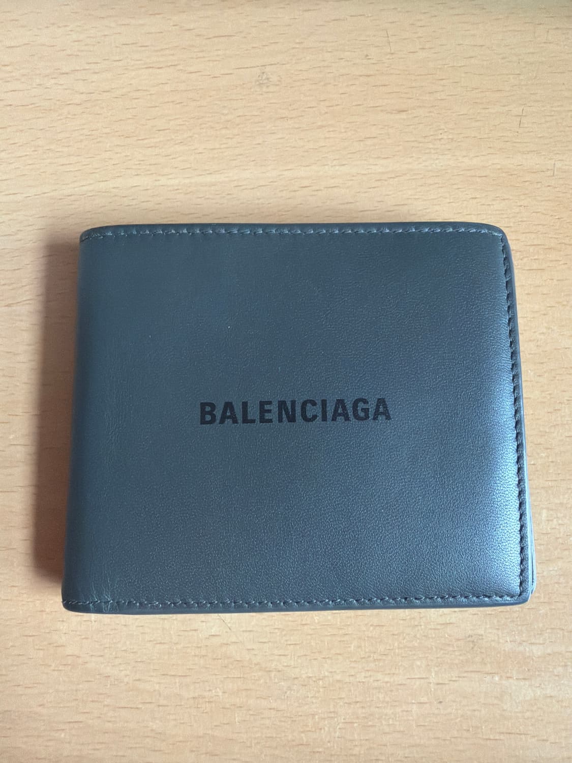 발렌시아가 반지갑 상품이미지1