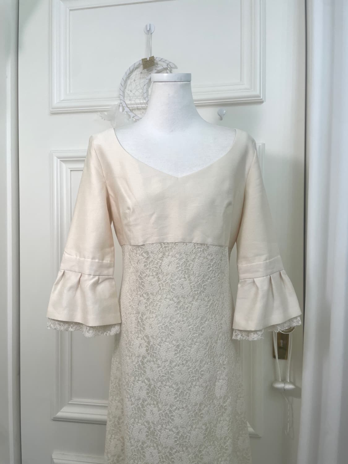 ivory shirring sleeve lace princess opc 상품이미지5