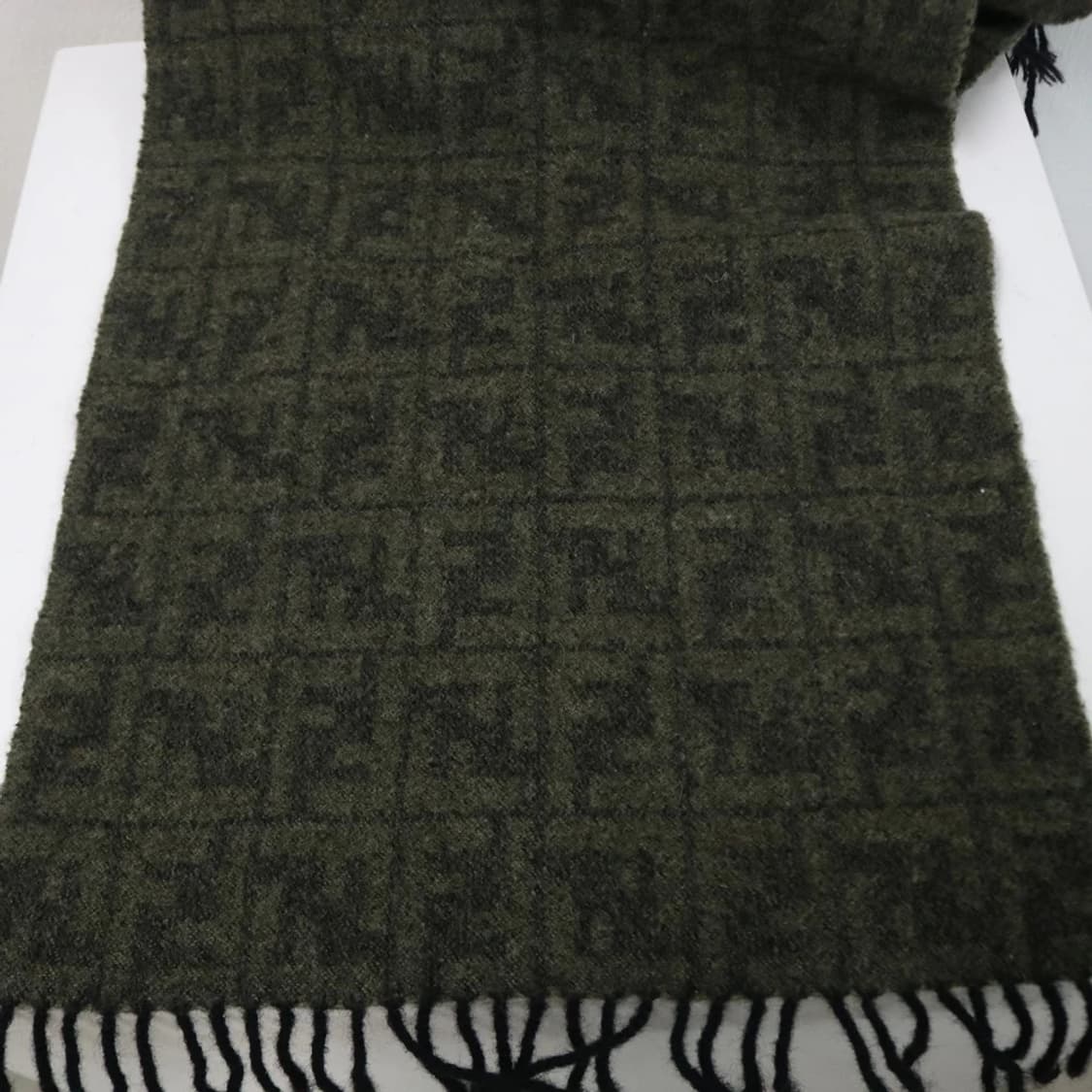 펜디 로고 울 머플러 46639 상품이미지4