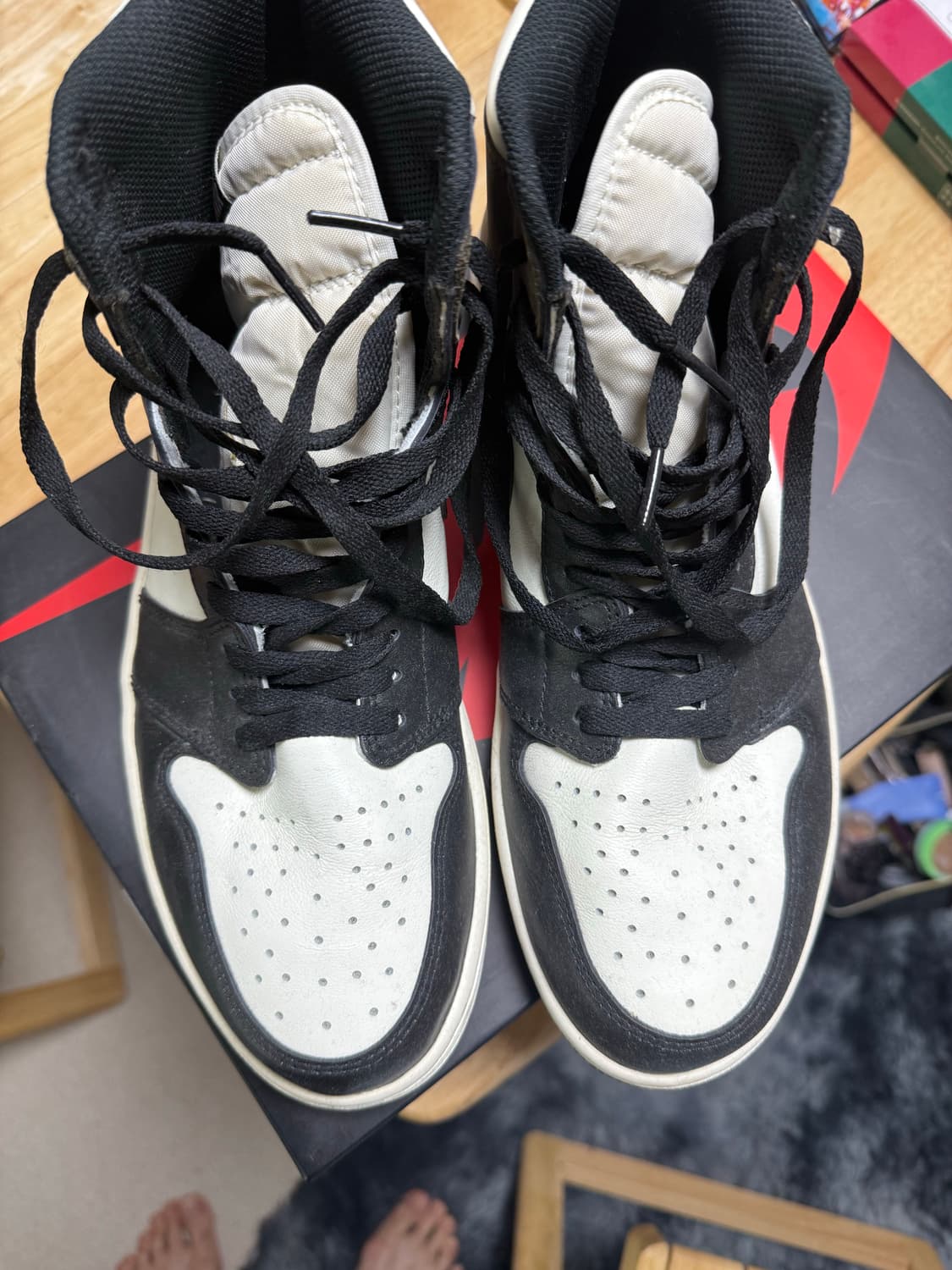 조던 1 레트로 하이 모카 상품이미지3