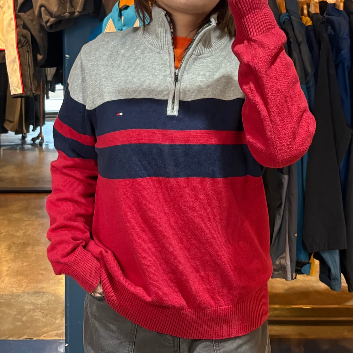 타미힐피거 배색 반집업 니트 상품이미지1
