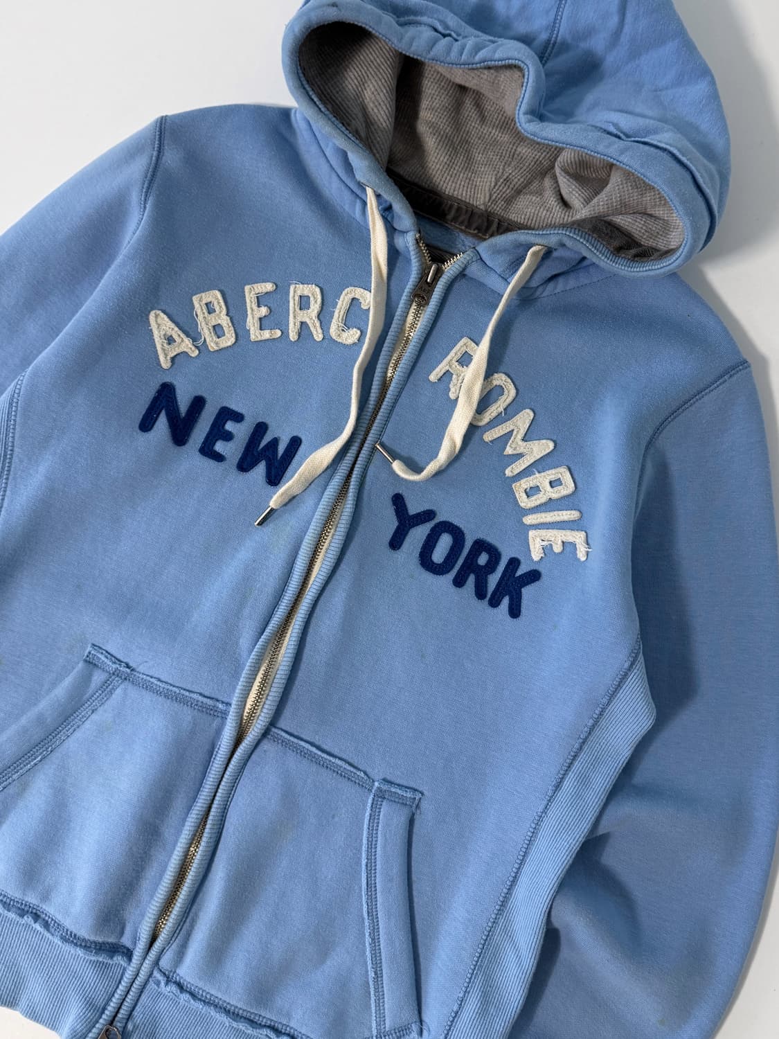 아베크롬비 루즈핏 00's 스카이블루 스웻 그런지 패치 후드집업 상품이미지3