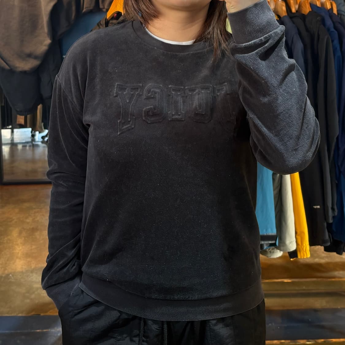 쥬시꾸뛰르 차콜 벨벳 맨투맨 상품이미지1