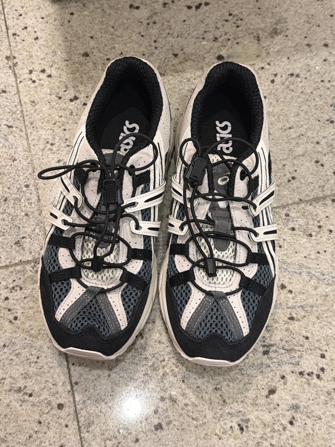 아식스 235 상품이미지1