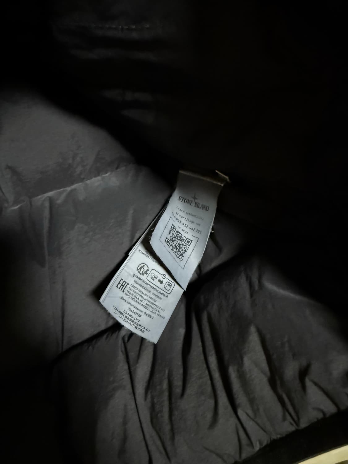 23FW 스톤아일랜드 심리스 터널 패딩 L 상품이미지3