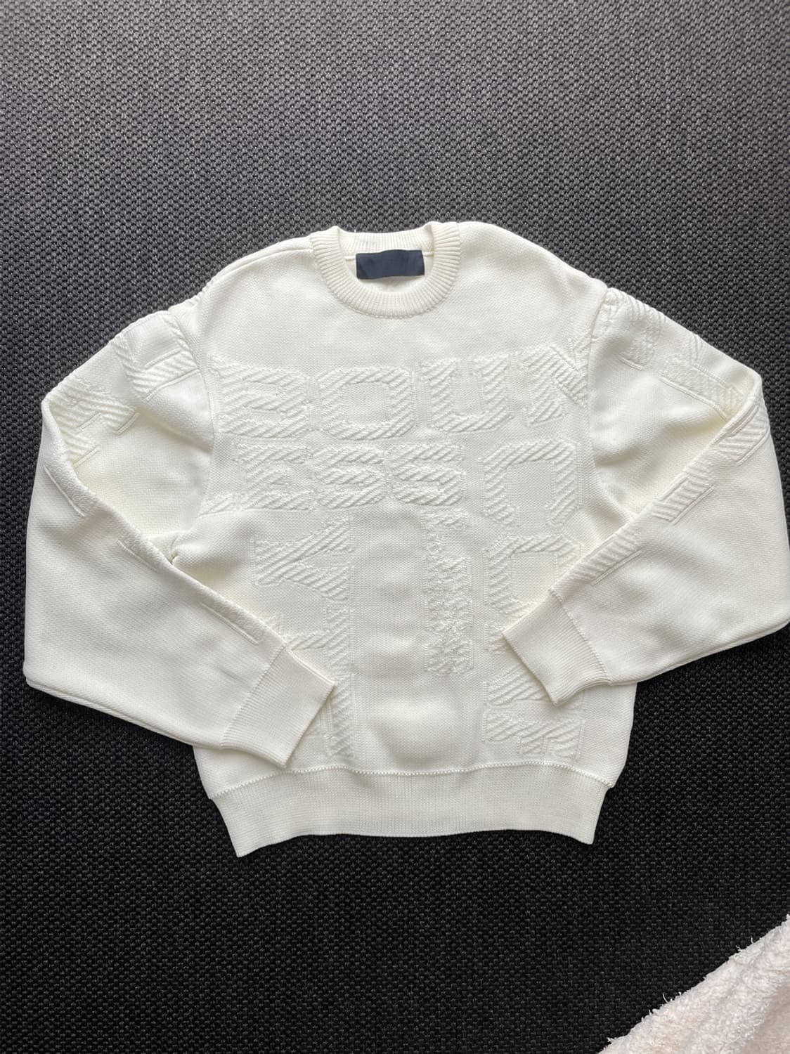 준지 엠블럼 니트 스웨터 상품이미지2