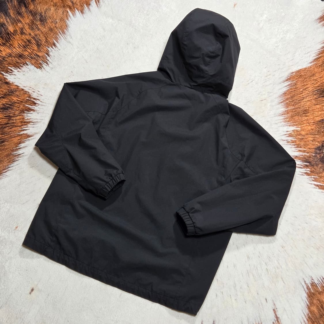 데상트 블랙 바람막이 자켓 상품이미지5