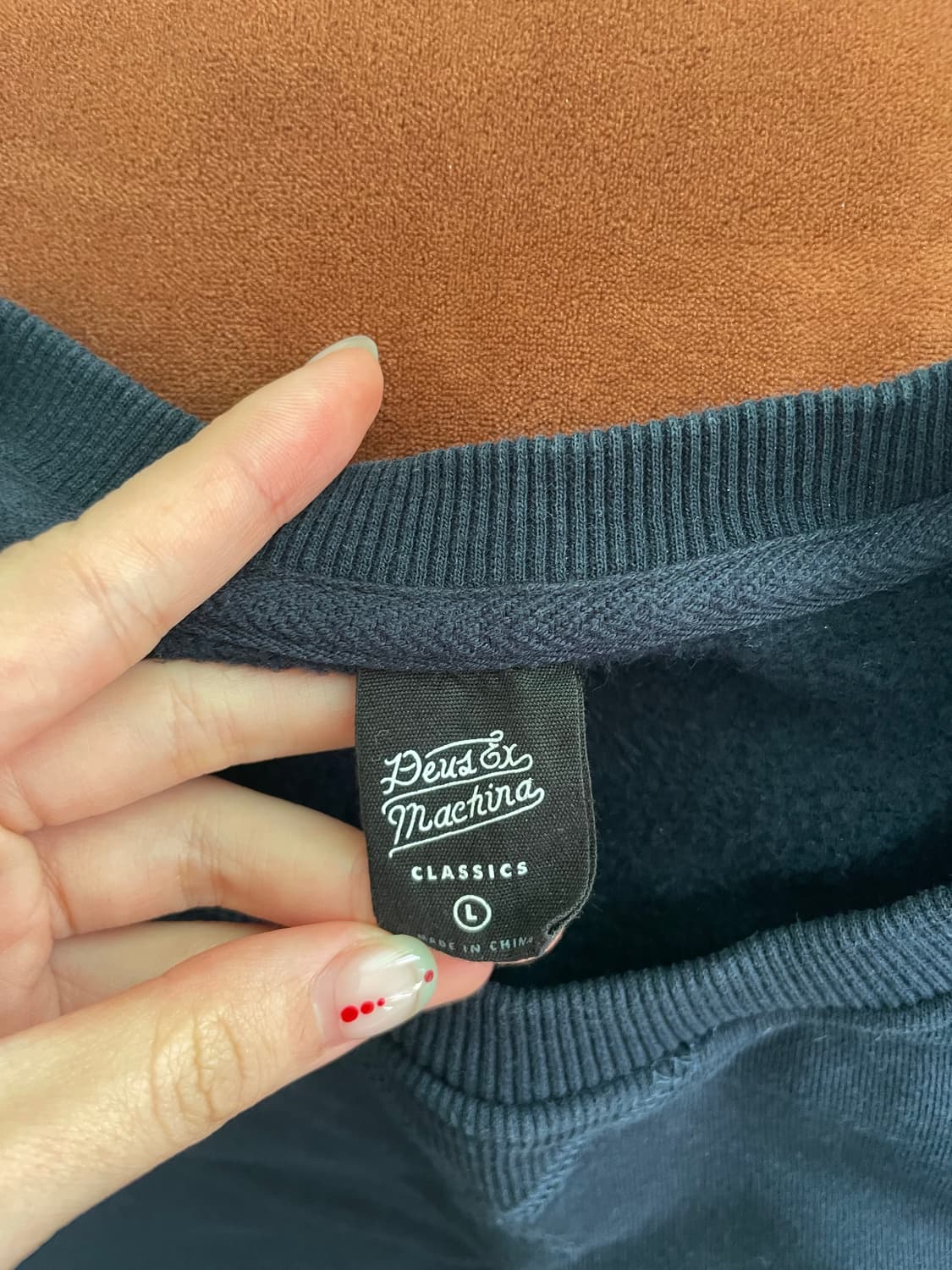 데우스 맨투맨 l 상품이미지2