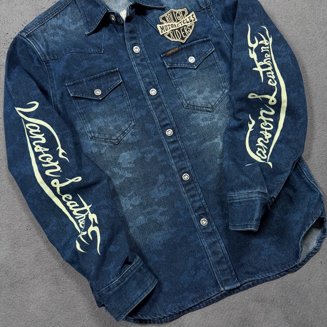 Vanson Leathers 밴슨 레더 카모 패턴 이글 자수 데님 자켓 상품이미지4