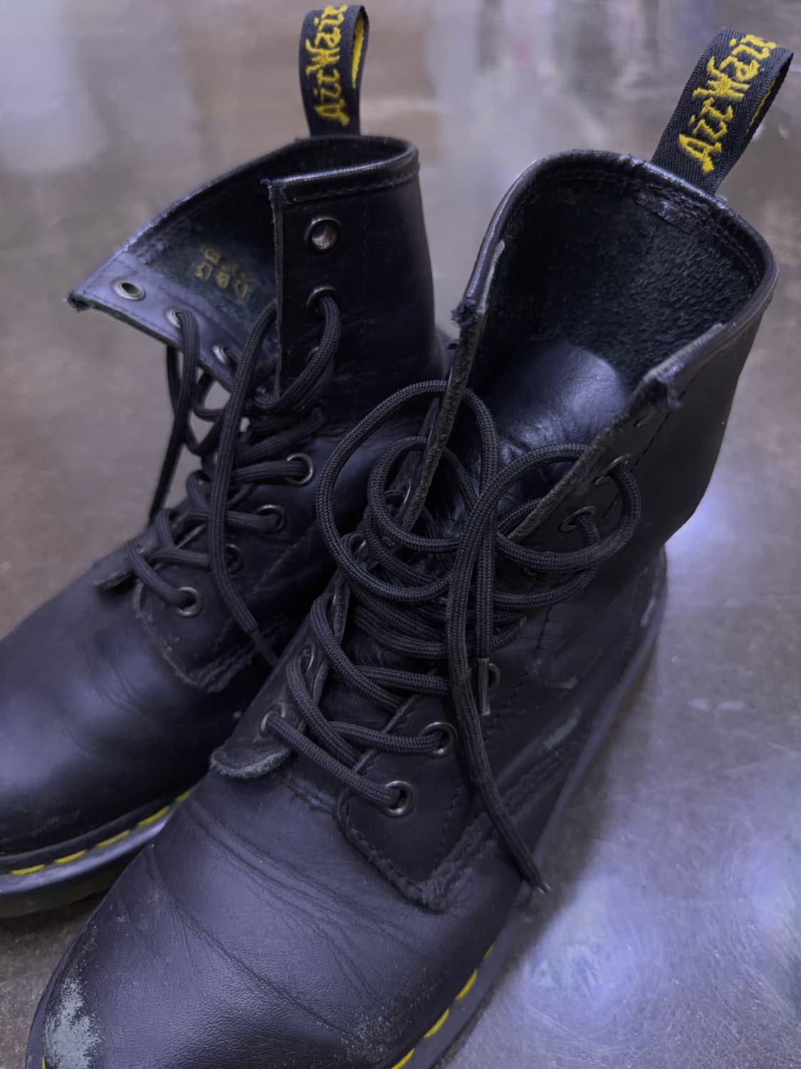 닥터마틴 11821 워커 부츠 8홀 240 상품이미지4