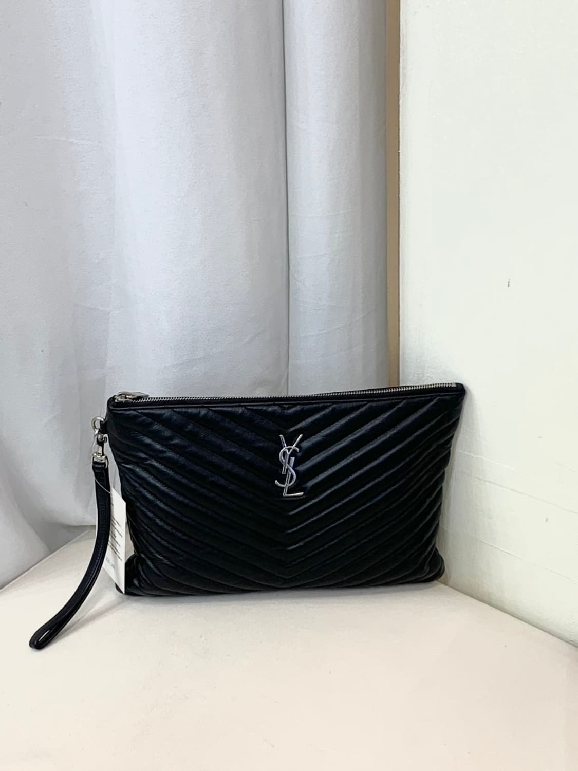 생로랑 모노그램 마트라세 레더 클러치(정품) 상품이미지1