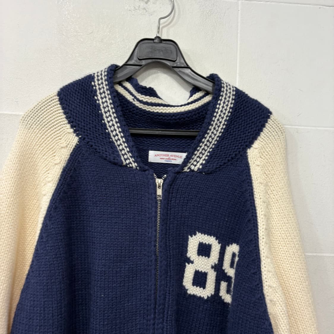 어나더에비뉴 니트집업 상품이미지2