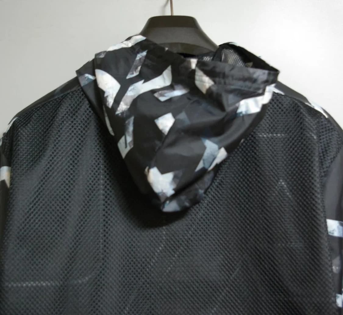 언더아머 바람막이 LG 상품이미지2