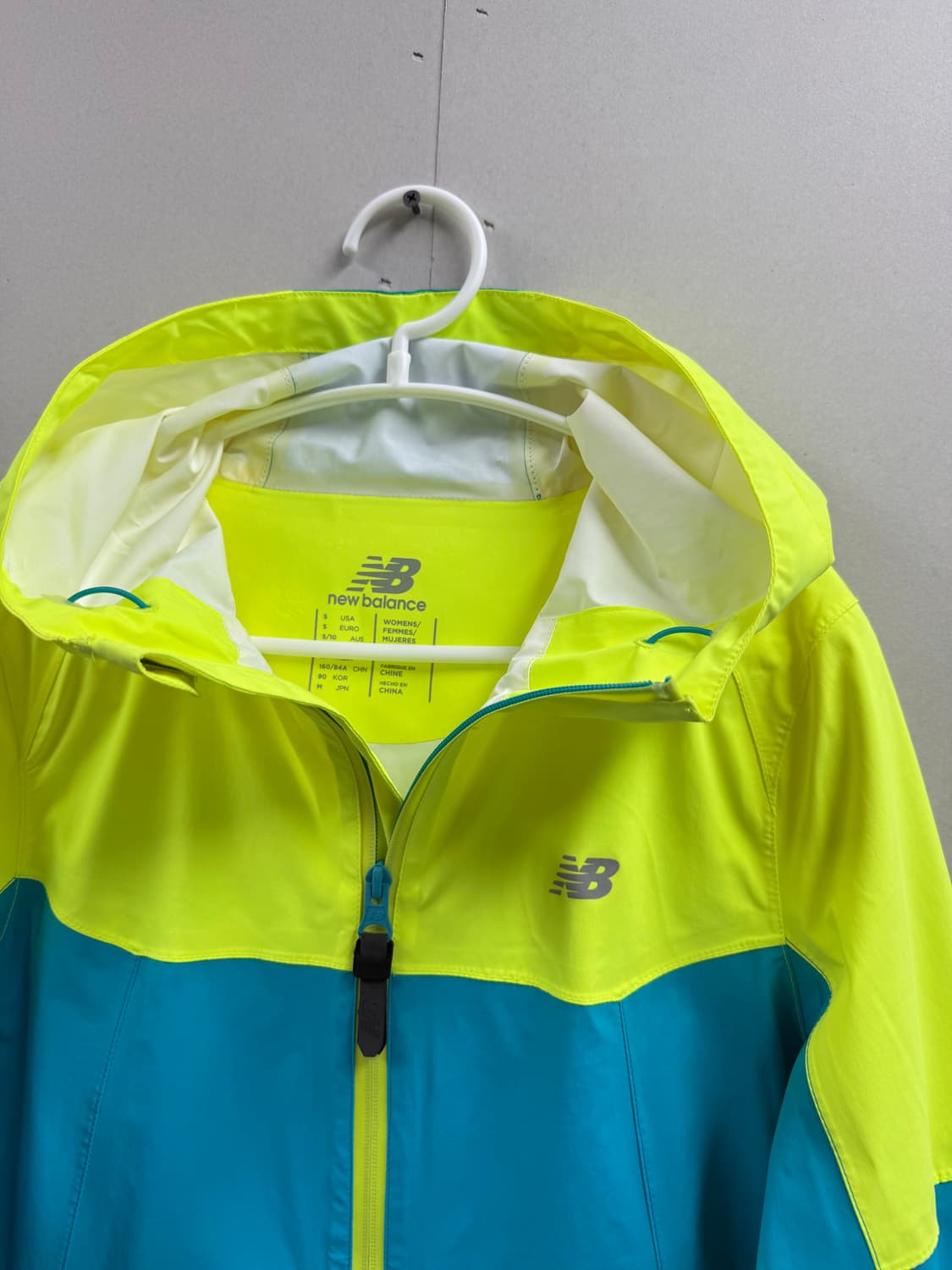 여성 90 / 뉴발란스 바람막이 트레이닝  상품이미지3