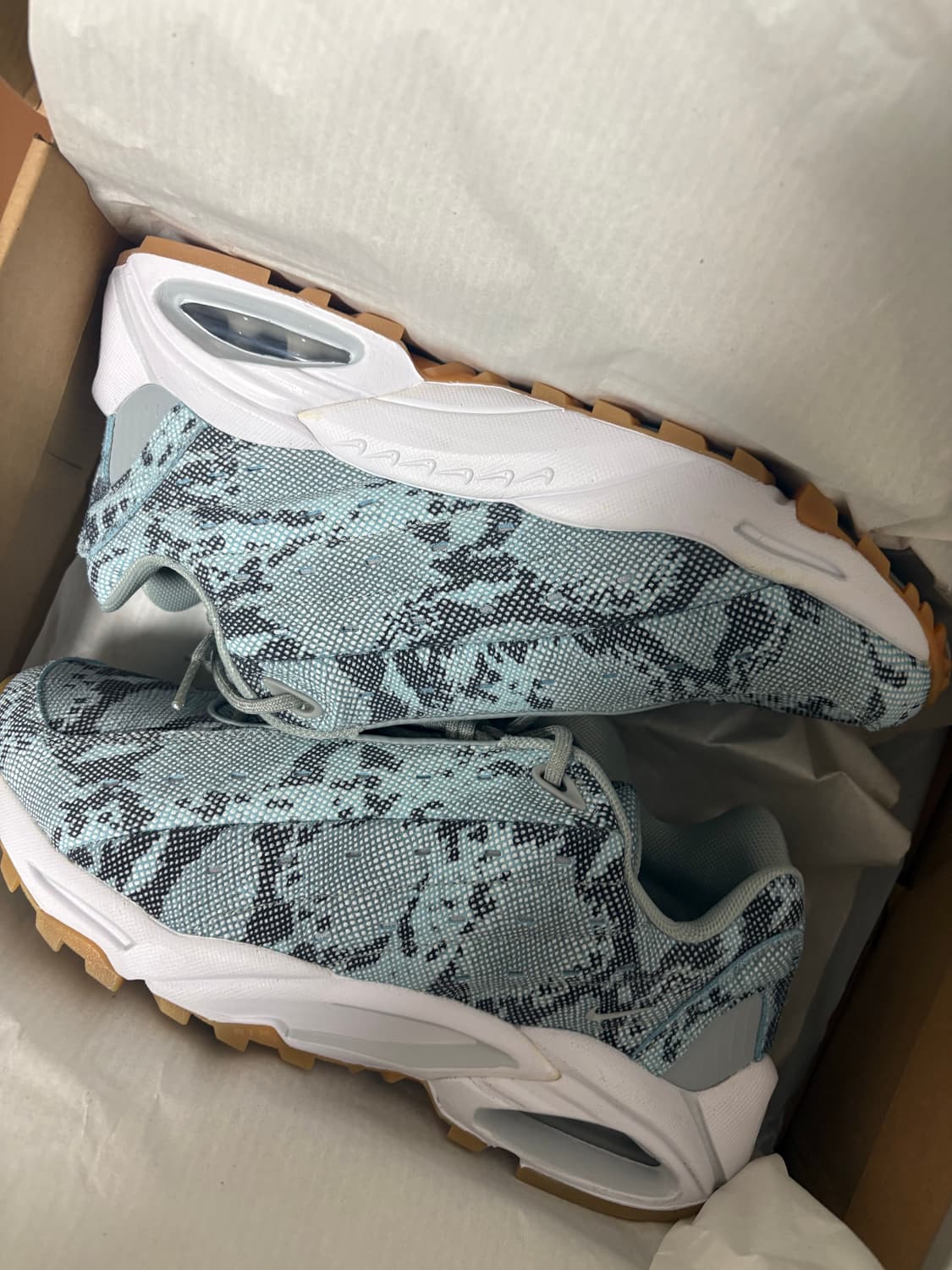 나이키 x 드레이크 녹타 핫 스텝 에어 테라 라이트 퍼미스 상품이미지4