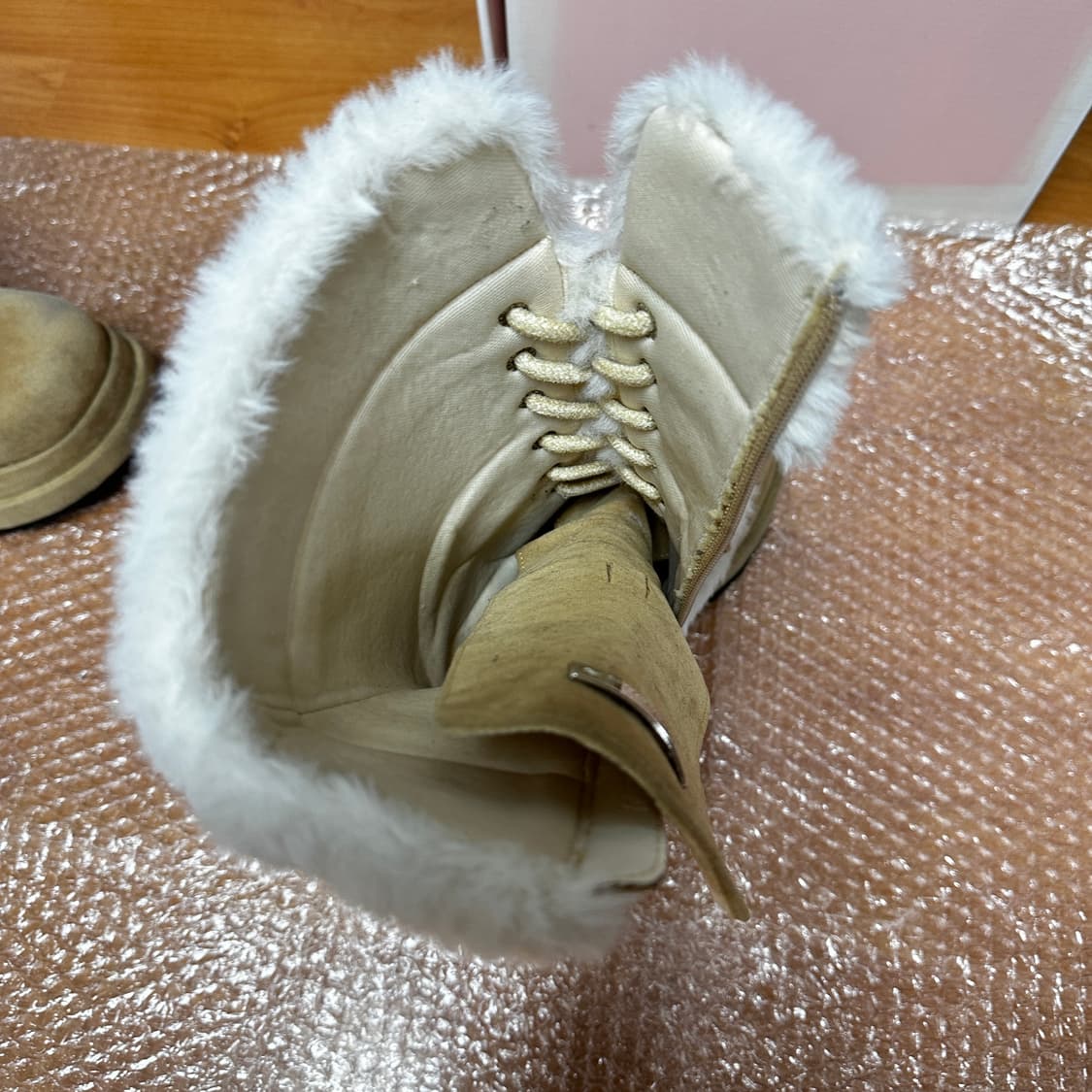 루루서울 엔젤퍼부츠 베이지 미디 235 상품이미지9