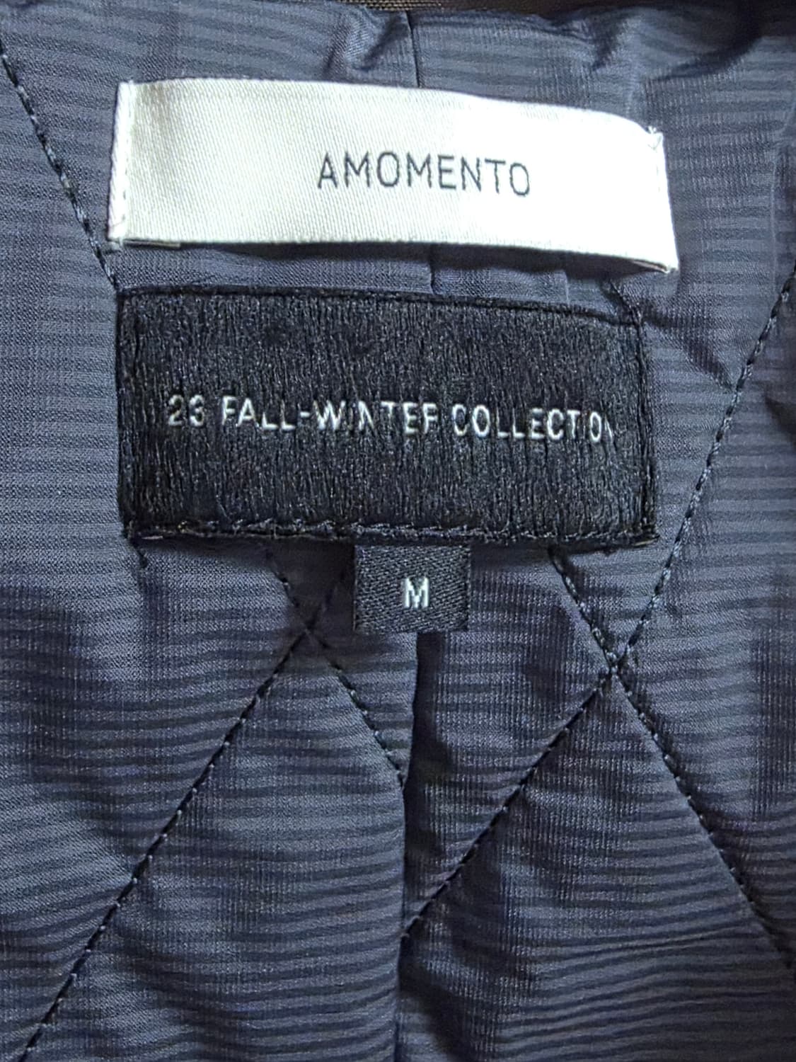 아모멘토 23fw 오버사이즈 패디드 트렌티 코트 상품이미지5