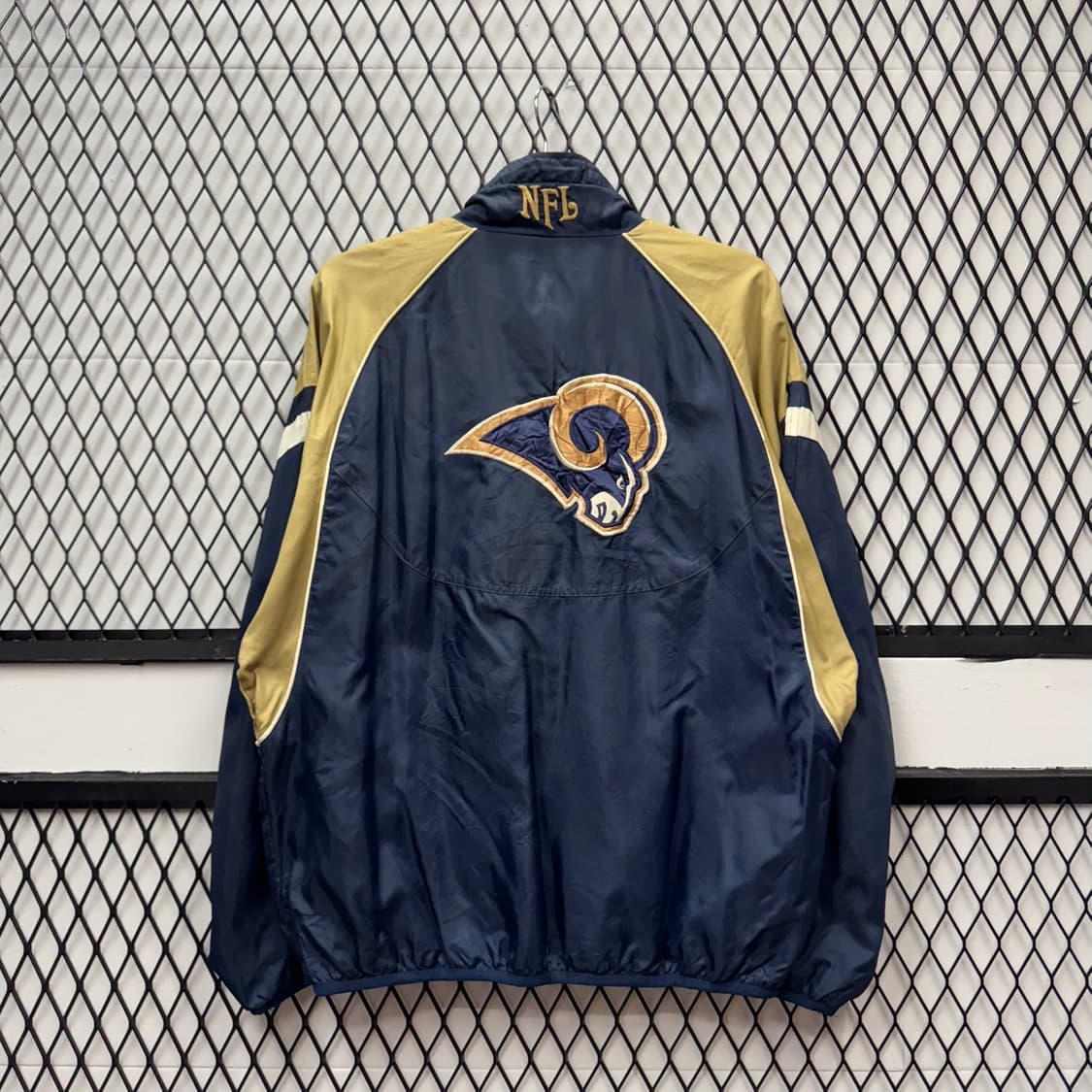 NFL X 세인트루이스 램스 나일론 점퍼 트랙자켓 네이비 골드 배색 상품이미지2
