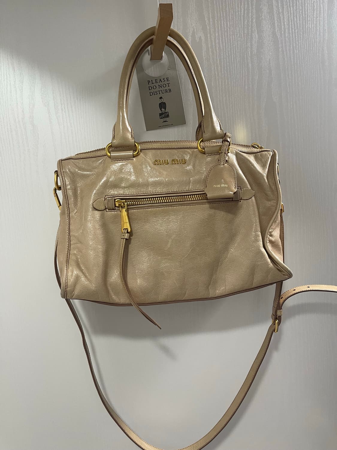 미우미우 비텔로 샤인 베이지 상품이미지1