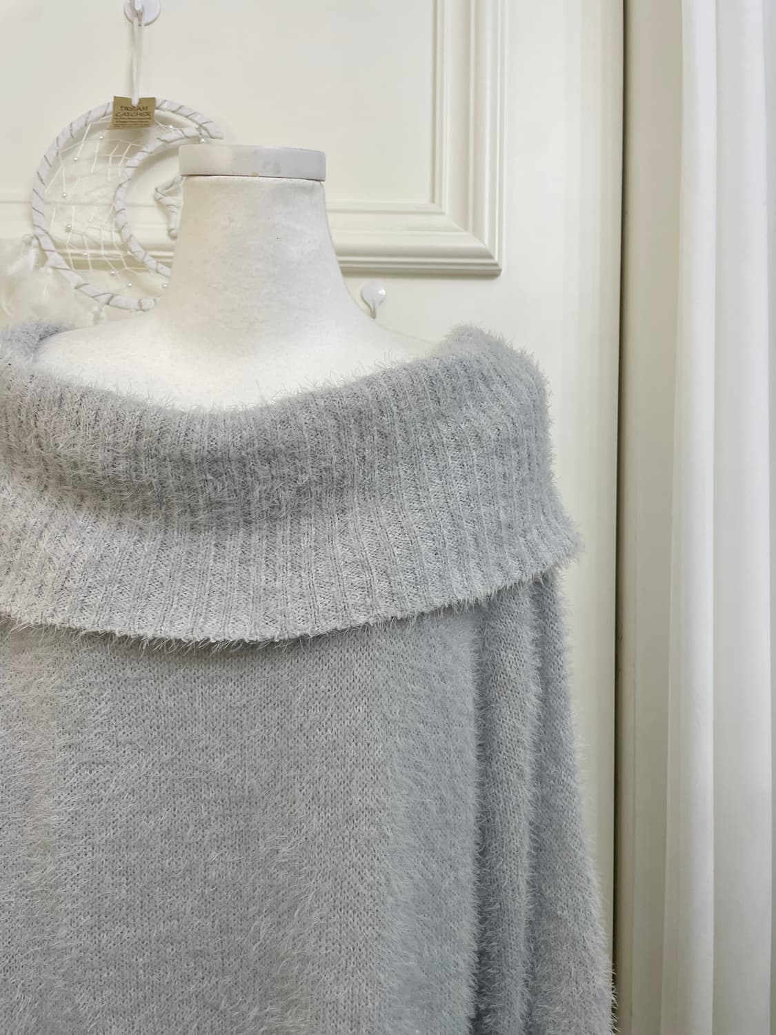 fog blue shaggy off-shoulder over sweate 상품이미지6