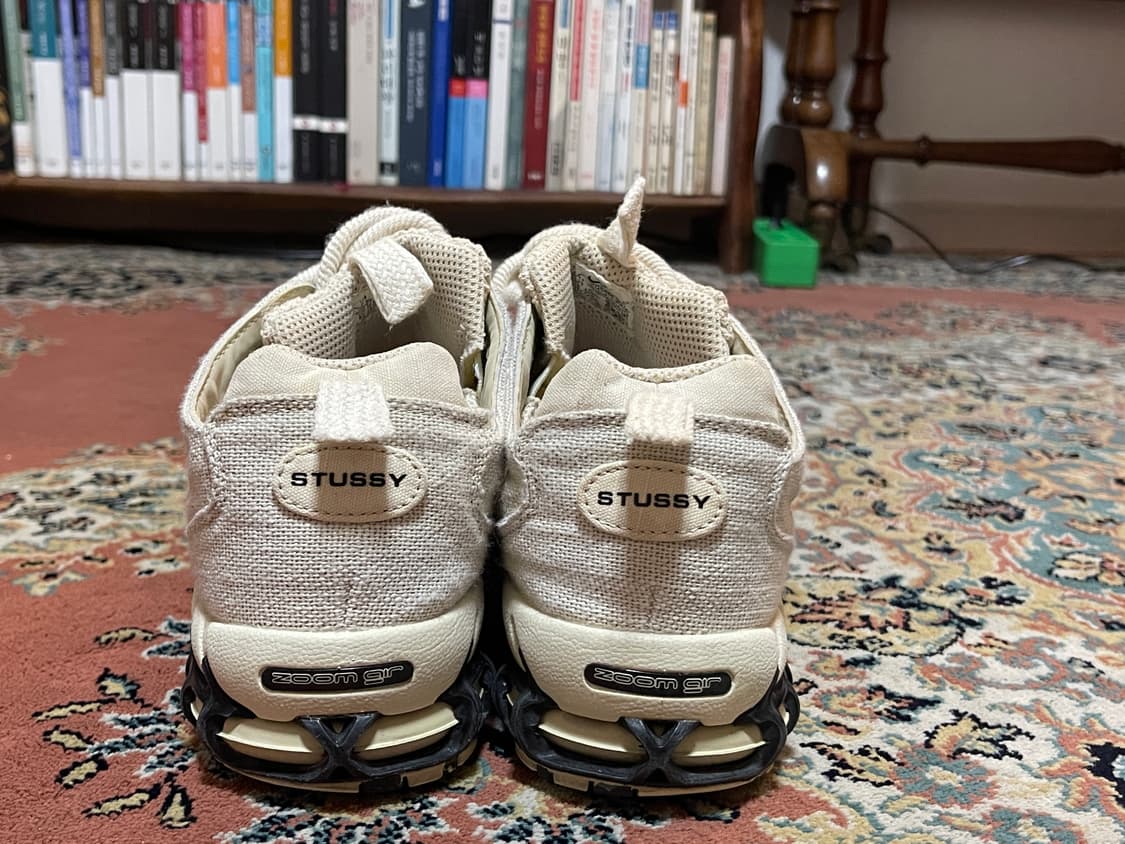 나이키 스투시 콜라보 에어 줌 스피리돈 케이지2 포실 베이지 상품이미지3