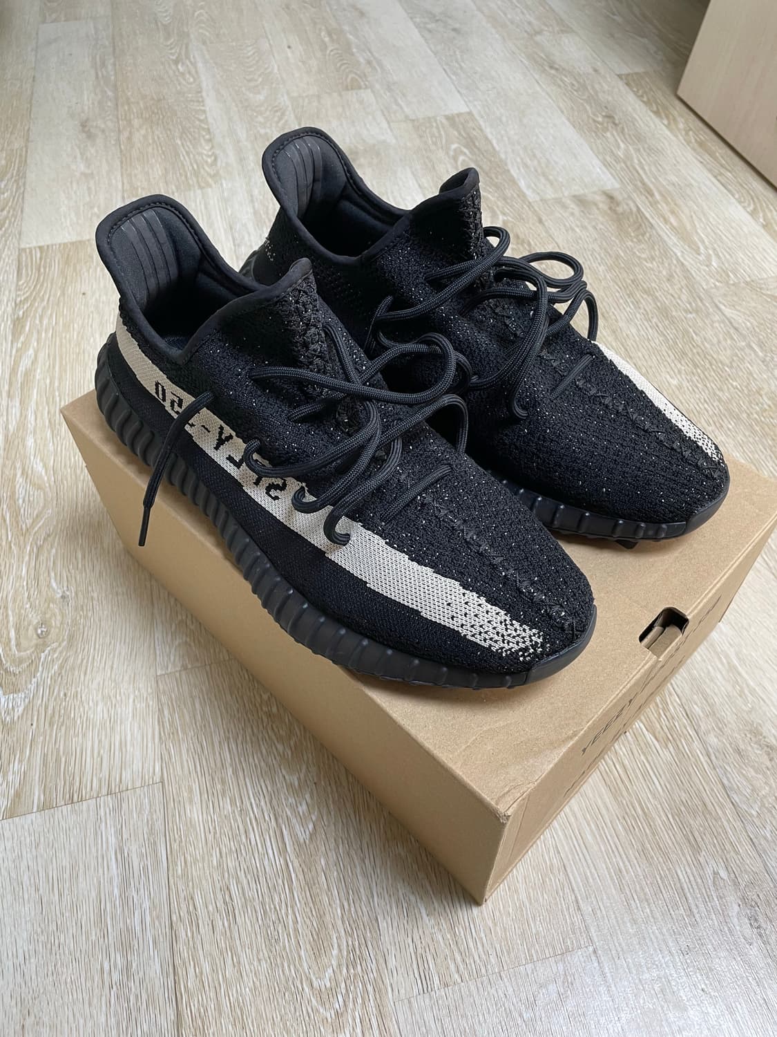 [310] 아디다스 이지부스트 350 V2 코어 블랙 화이트 us13 상품이미지3