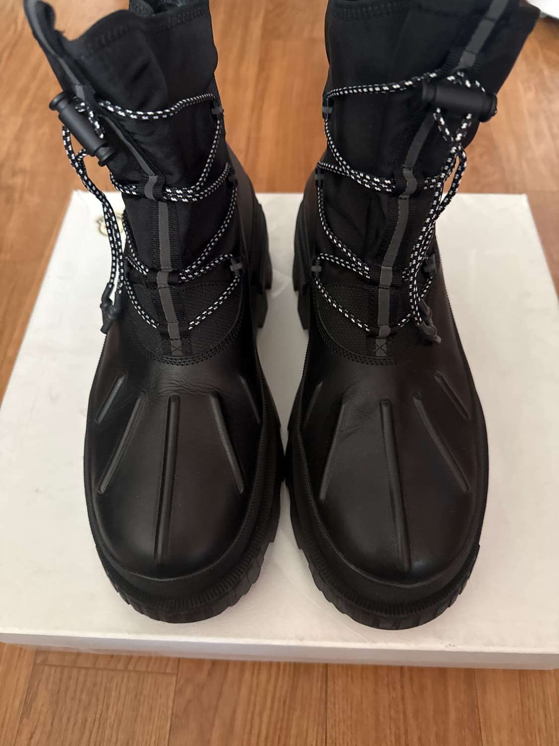 몽클레르 레이스업 부츠 상품이미지3