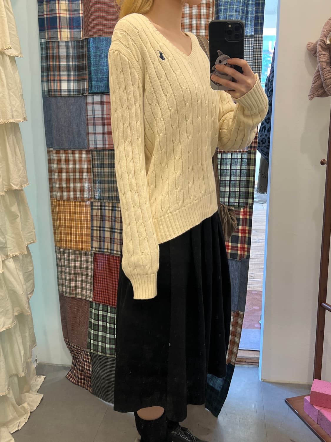 폴로 아이보리 꽈배기 브이넥 니트 상품이미지4