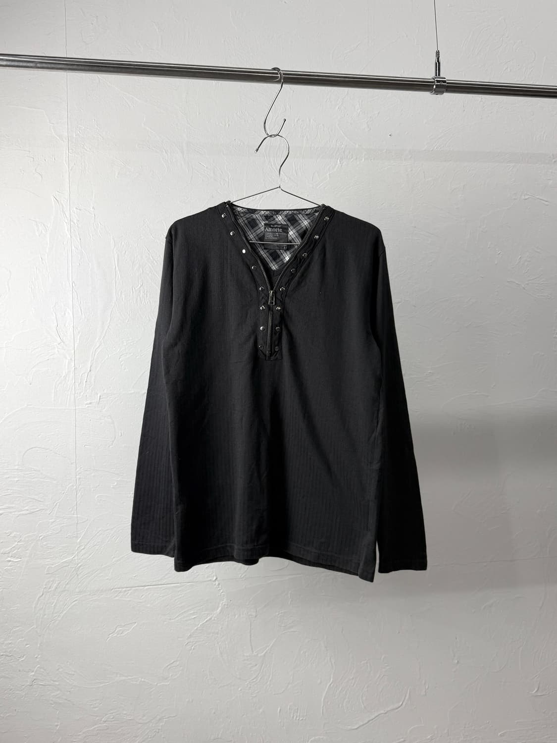 Amorte 헨리넥 스터드 롱 슬리브 상품이미지1