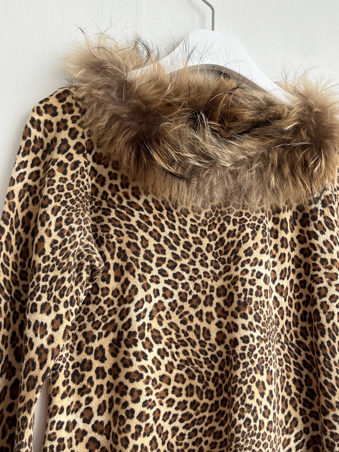 Gianna Oddi 레오파드 퍼카라 크롭 탑 상품이미지2