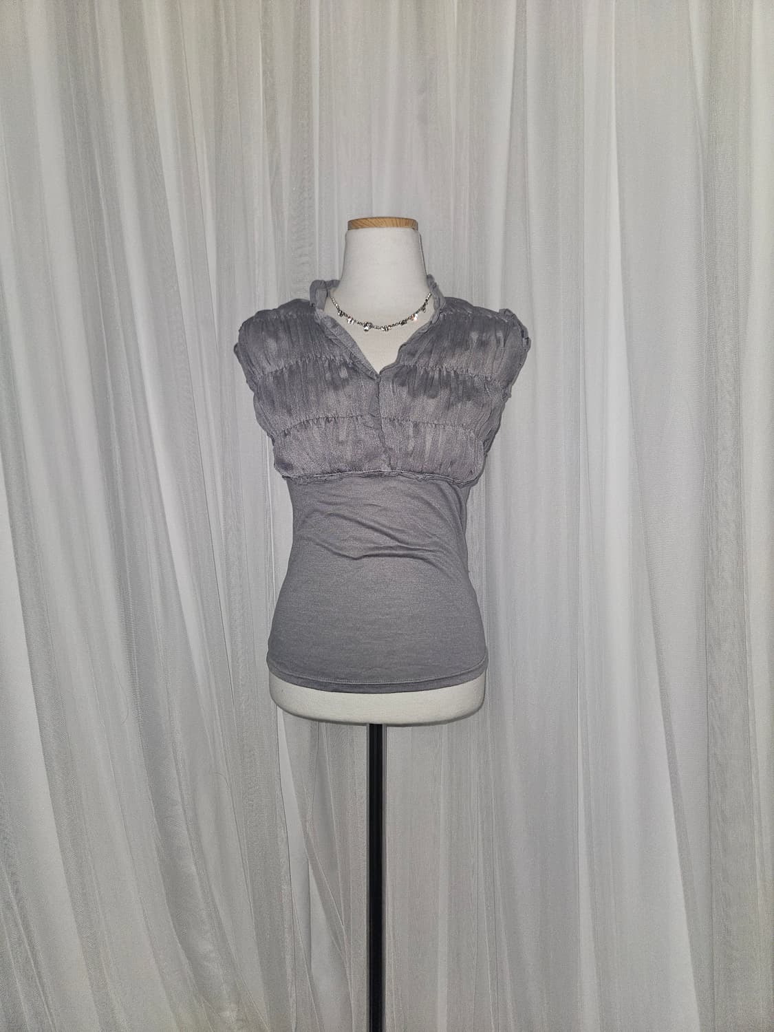 빈티지 로걀 그레이🩶 오네갸루 레이스 퍼프 슬리브리스 탑 상품이미지2