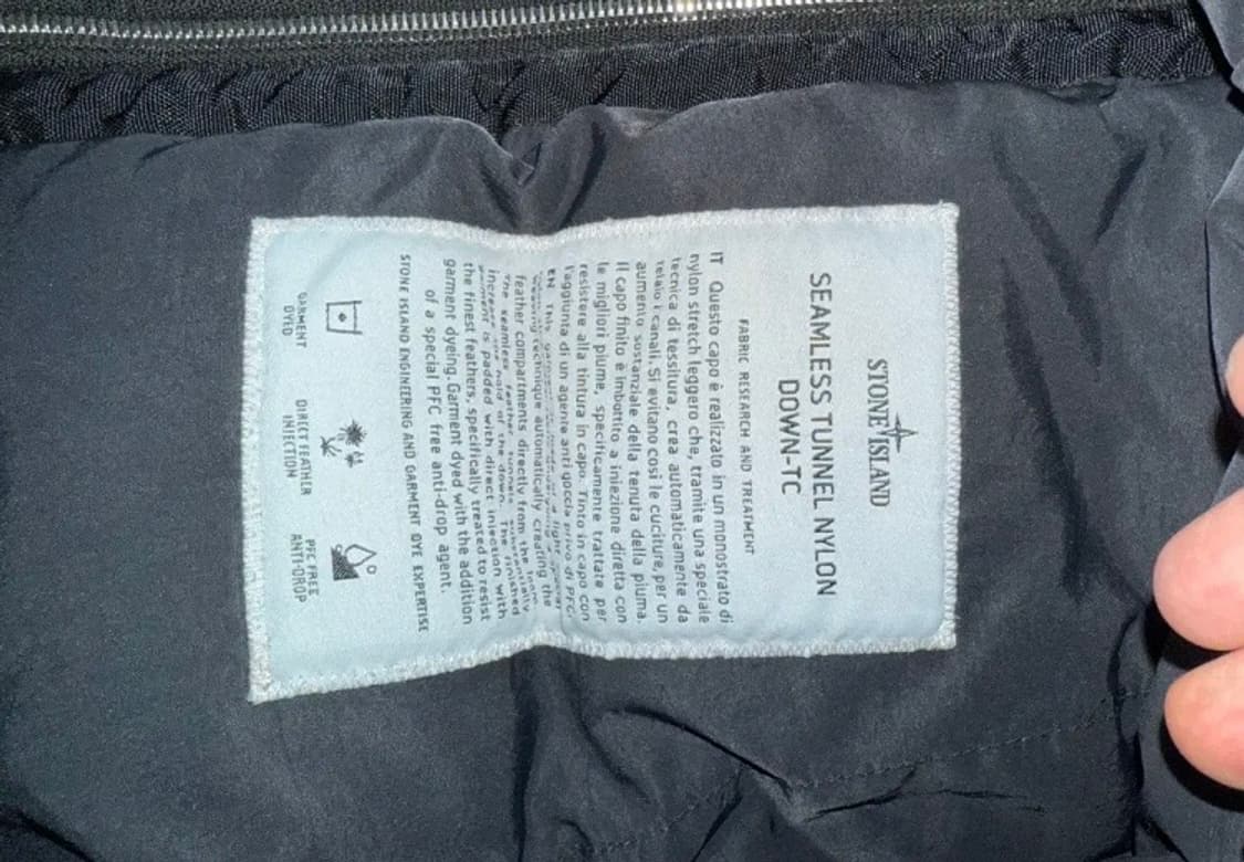 스톤아일랜드 심리스 터널 패딩 23년식 s사이즈 상품이미지4