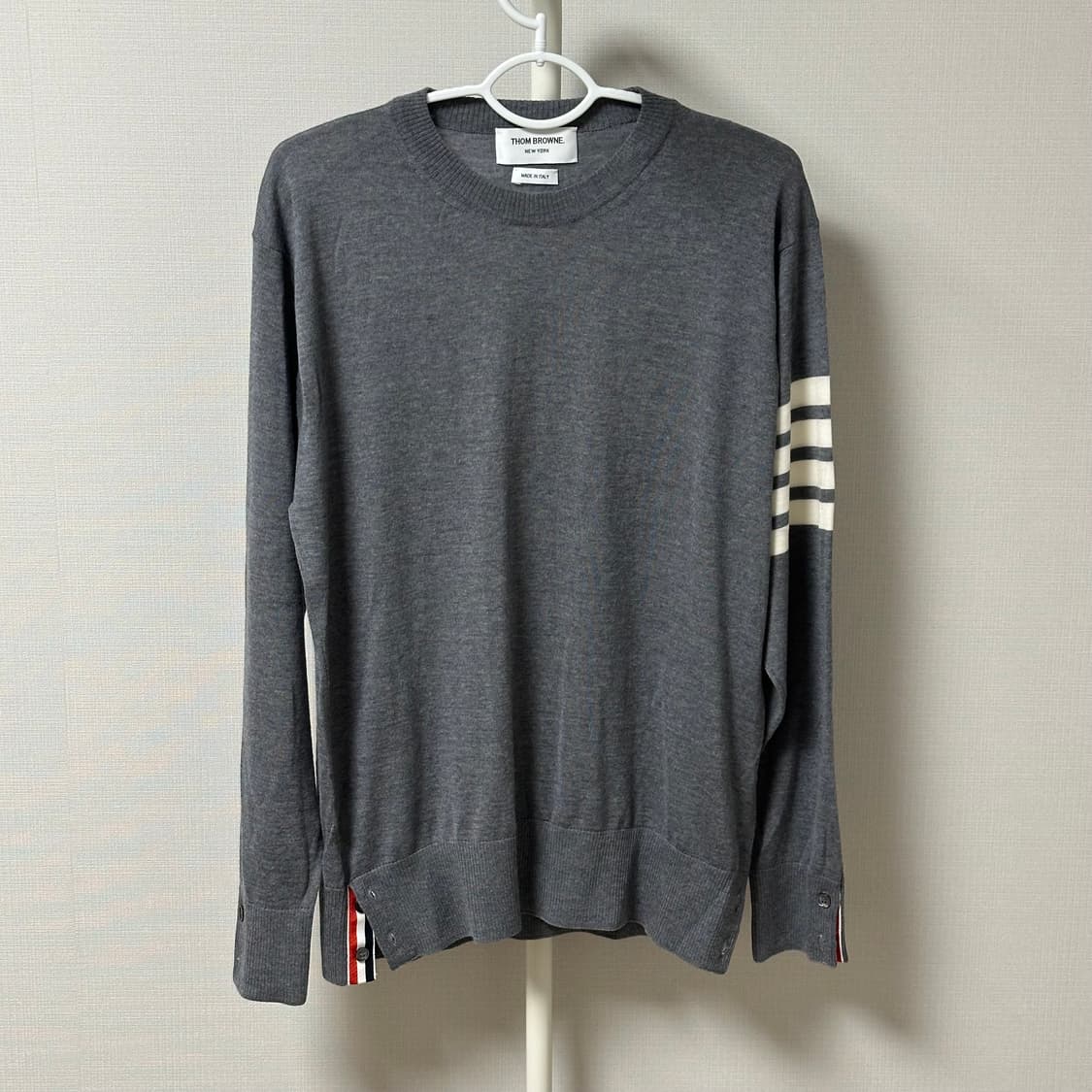[3] 톰브라운 사선완장 메리노 울 니트 그레이 상품이미지1