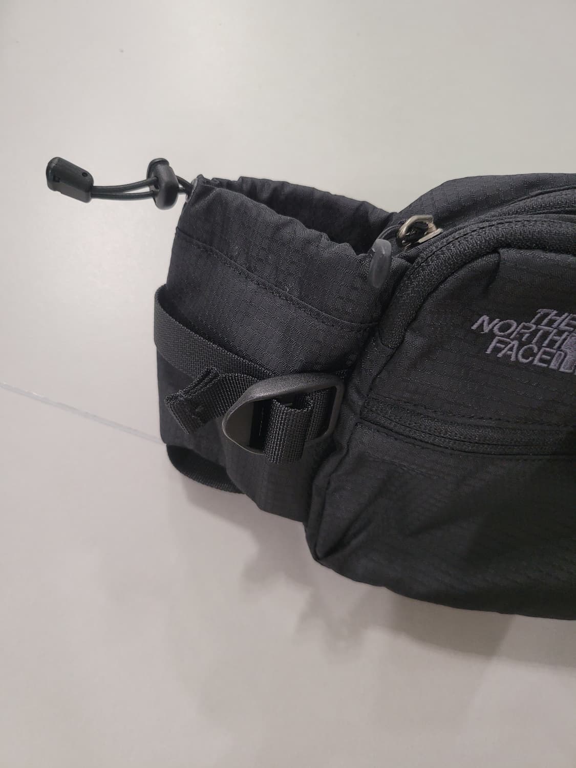 가벼운 외출의 완벽한 파트너, 노스페이스 보틀  힙색 상품이미지2