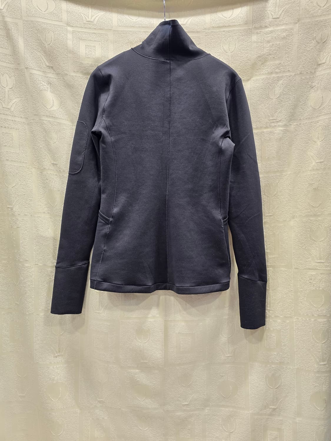 거의새거) 나이키 블랙 여성 써마 핏 웜 롱 슬리브 XS~S 상품이미지6