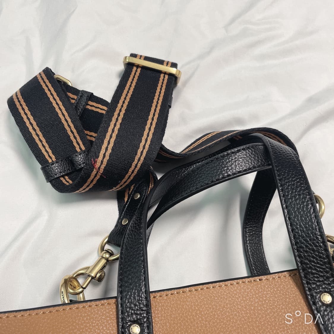 코치 레더웨어 토트백 아이보리/브라운 상품이미지10