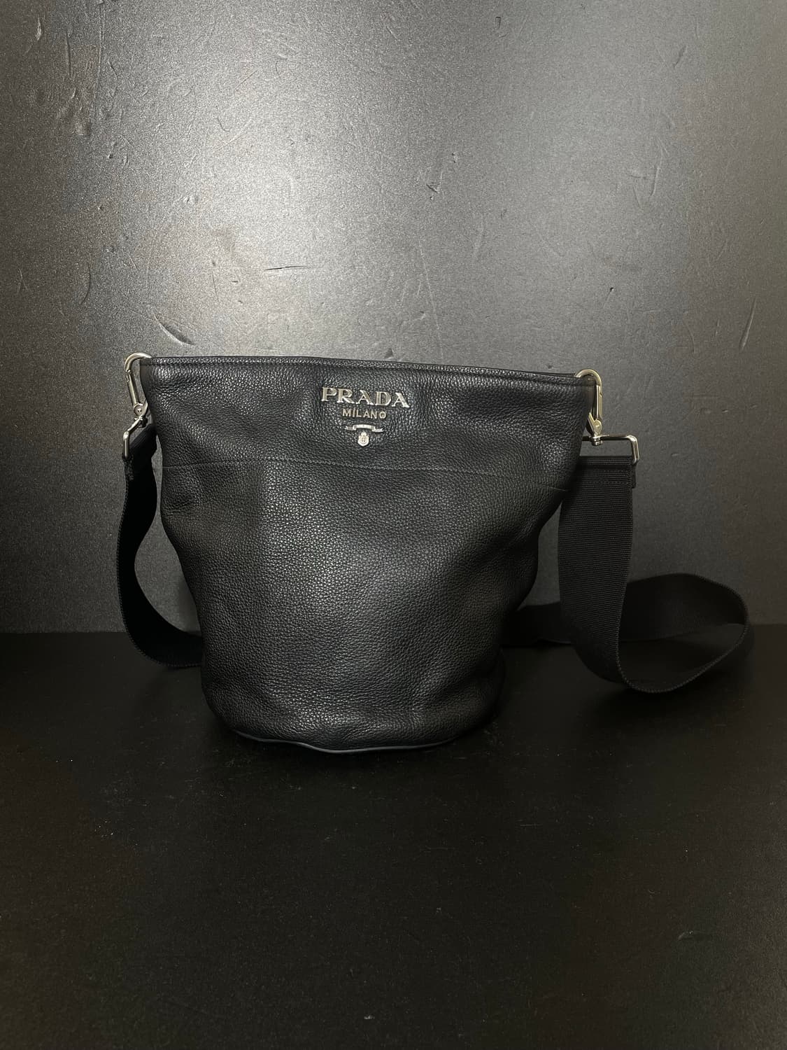 PRADA 프라다 비텔로 피닉스 블랙 버킷백 숄더백 상품이미지1