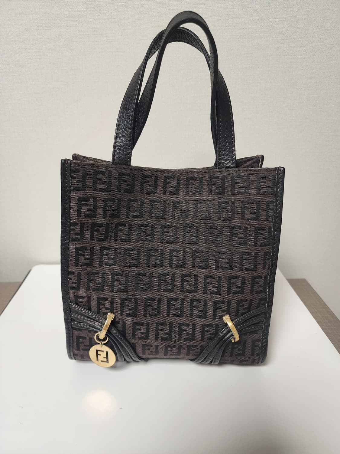 펜디 FF로고 브라운 미니 토트백  상품이미지1