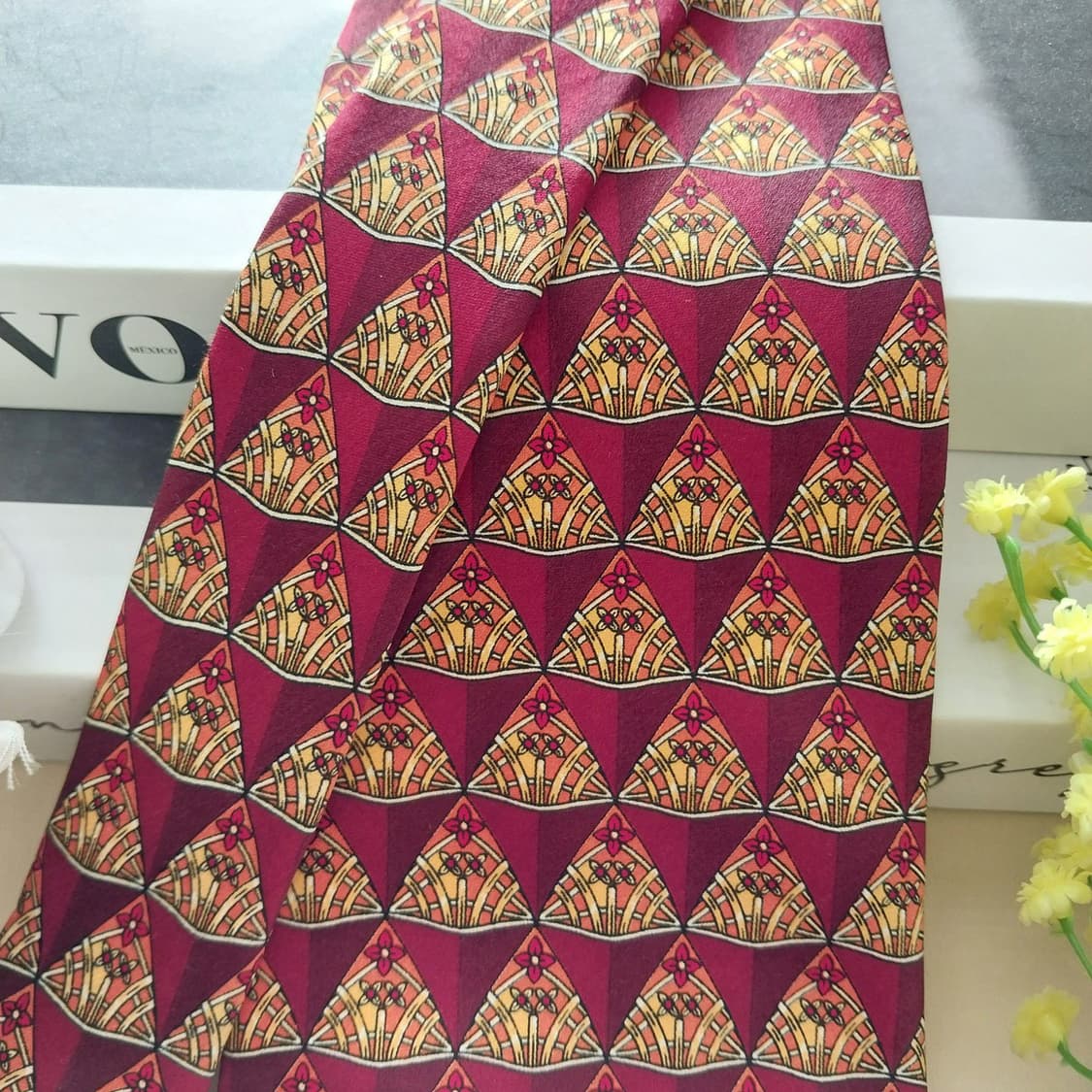 발렌티노 실크 레드 기하 플라워 넥타이 9.9cm A+등급 K1380
 상품이미지4