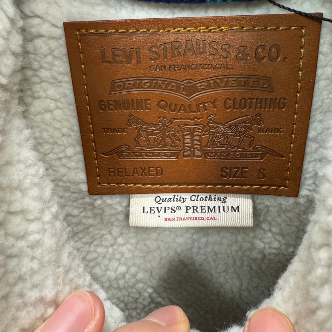 리바이스 타입 3 프리미엄 체크 쉐르파 트러커 자켓 네이비 상품이미지6