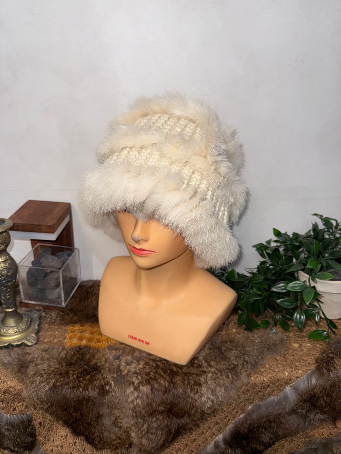Ivory fur trimming knit bucket hat 상품이미지2