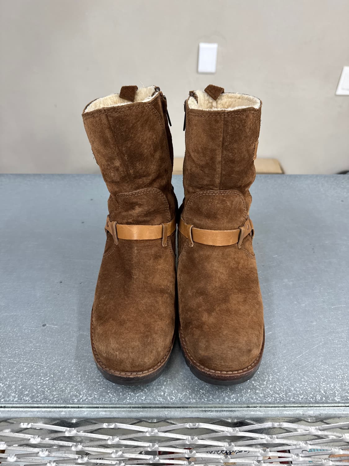 어그 브라운 하네스 부츠 240 상품이미지5