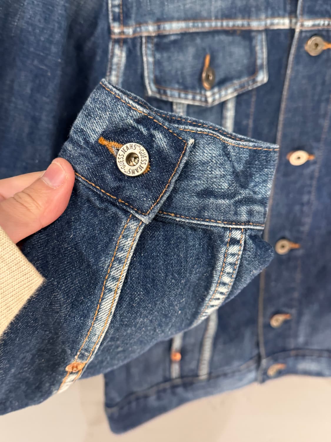 게스 USA 워시드 데님 트러커자켓  상품이미지7