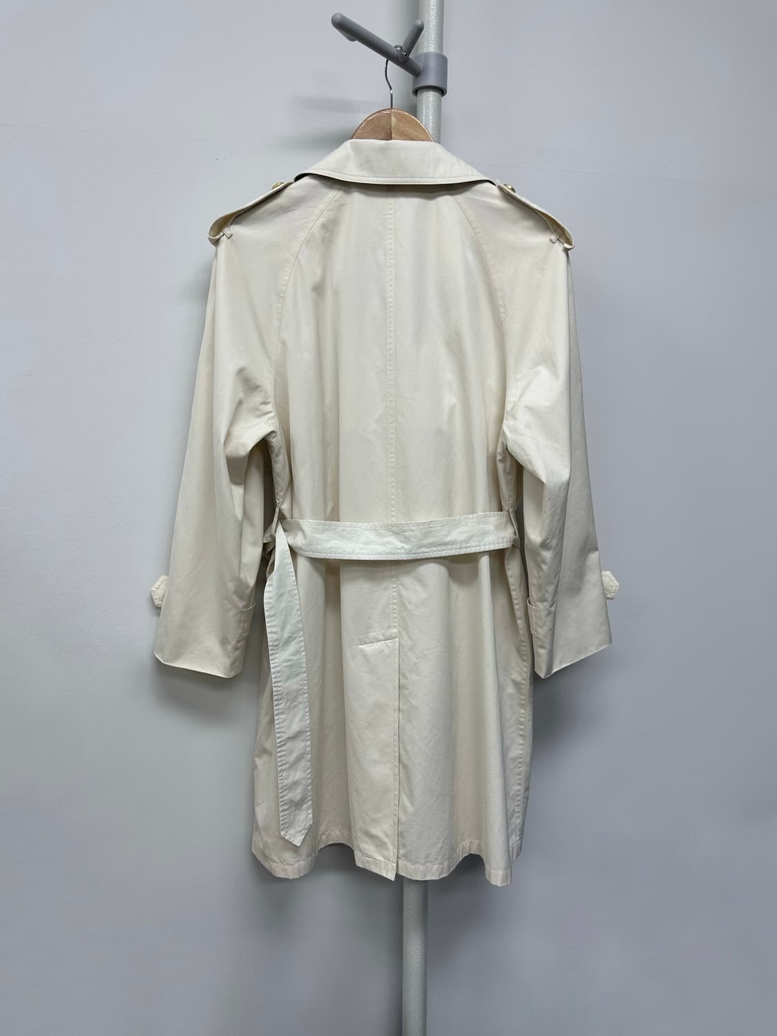 버버리 금장 로고 버튼 트렌치코트 상품이미지7