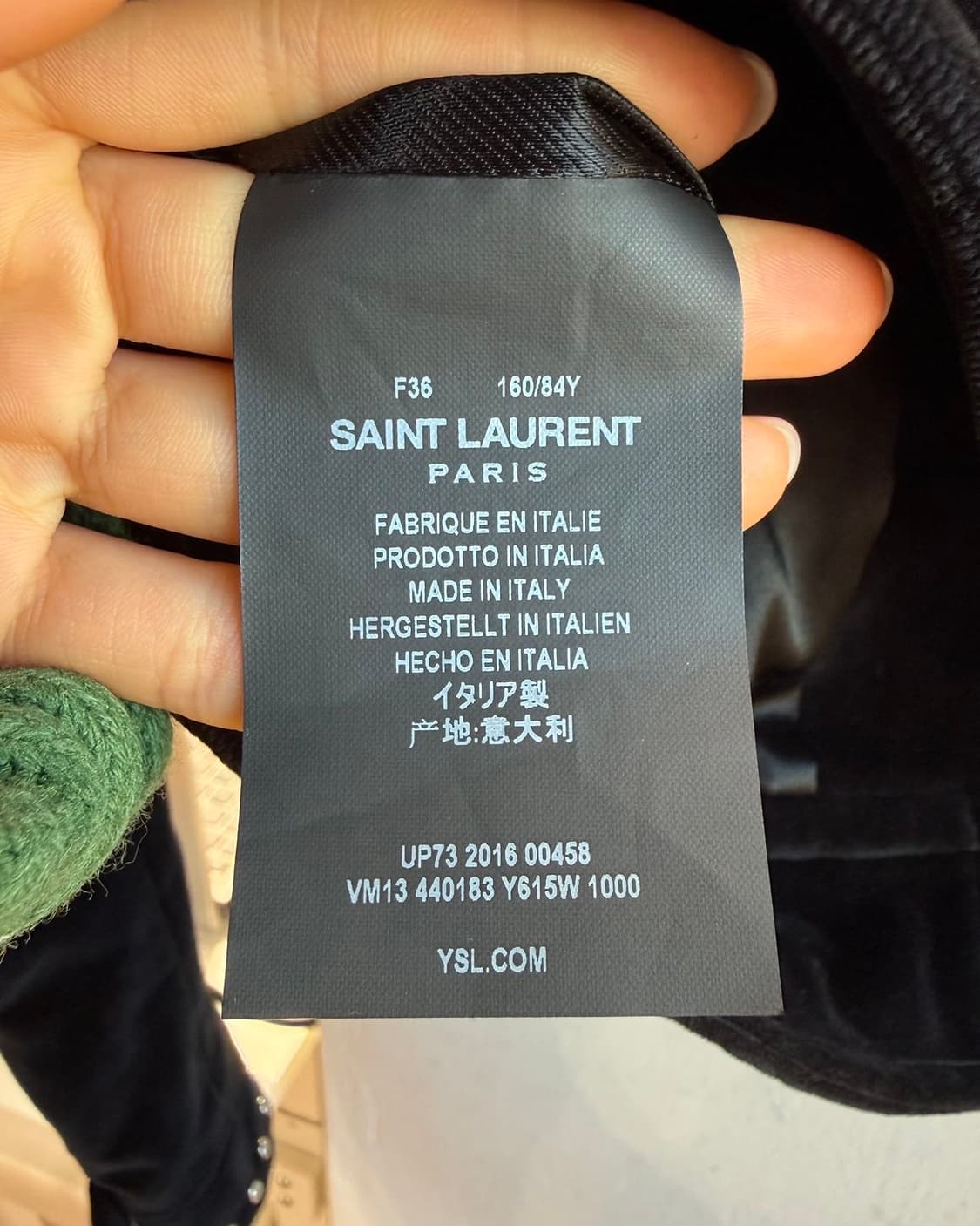 생로랑 블랙 벨벳 스터드 자켓  상품이미지9