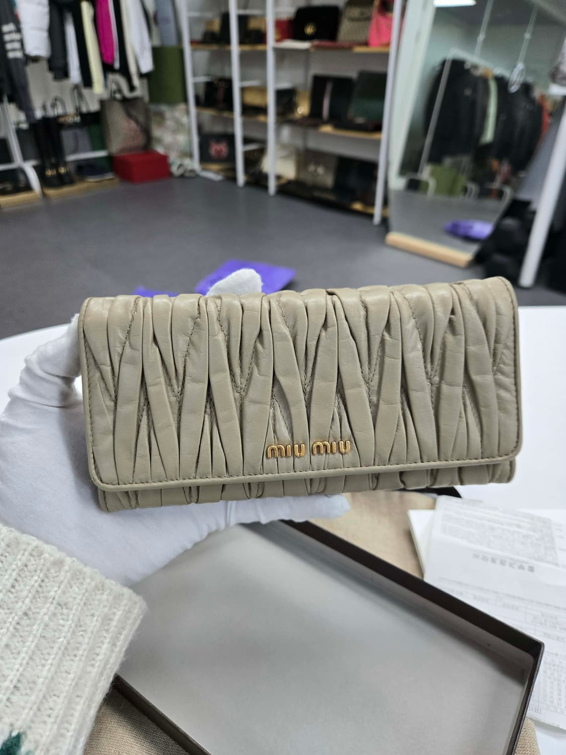 [40%할인] 미우미우 마테라쎄 장지갑 상품이미지1