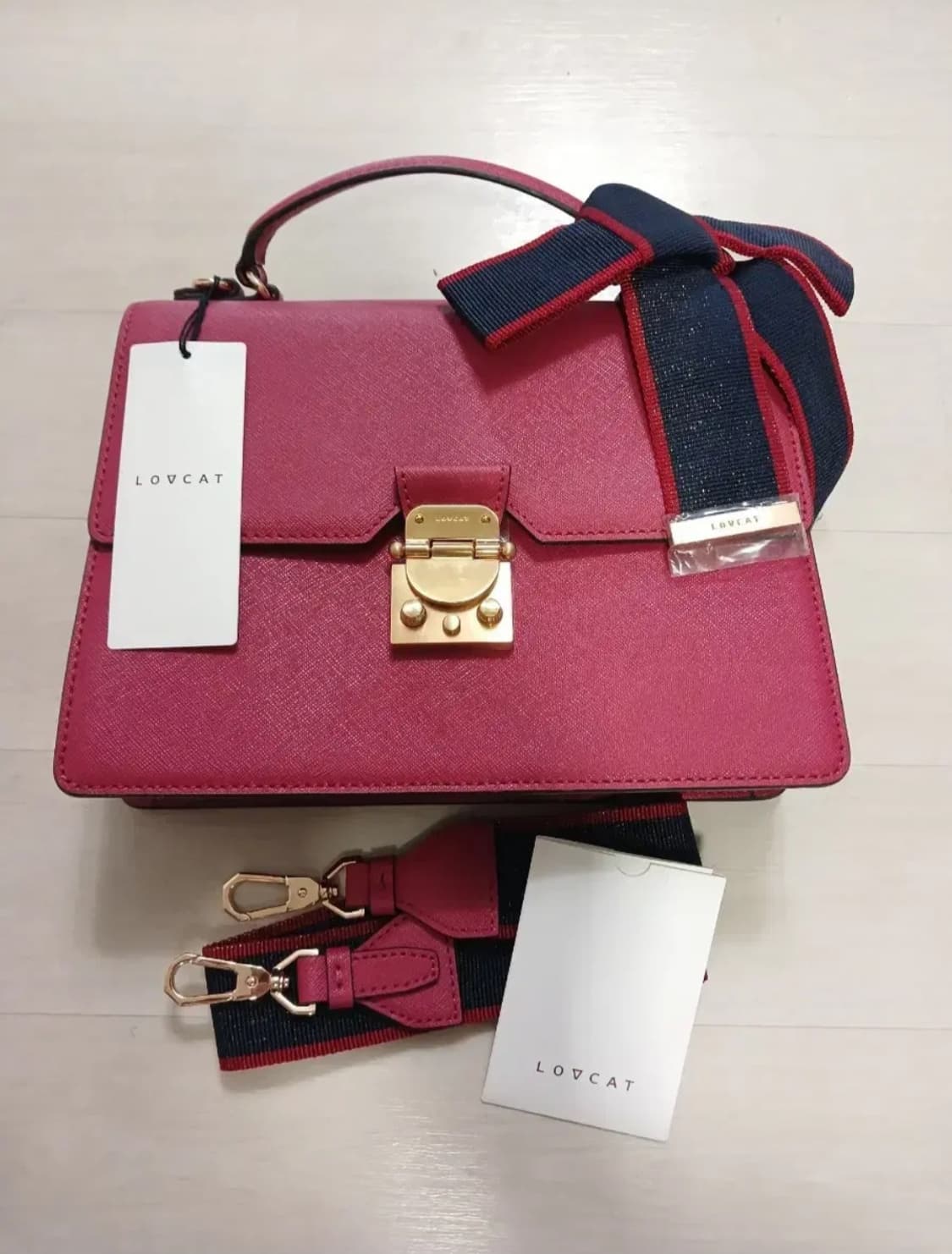 #새상품 러브캣 크로스 상품이미지1